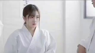 美女被❌到爽羞羞视频网站白皙翘臀美女少妇剧情演绎医院更衣室穿着网袜勾引医生啪啪打炮_无套后入站炮猛操粉穴